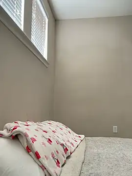 Angeliccreamyrican online show from February 12, 2026, 8:04 pm