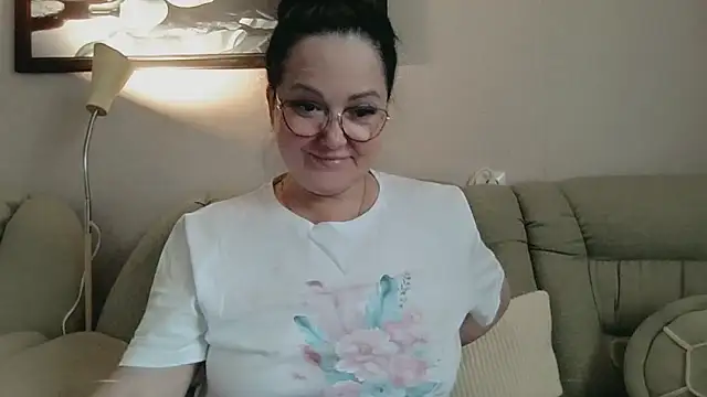 Snapshot of infinity_loveliness chatting on June 7, 2026, 5:22 am infinity loveliness online show from June 7, 2026, 5:22 am