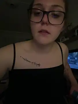 DaisyBaizee online show from June 1, 2026, 12:01 am