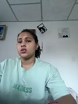 Snapshot of Selene_Voon chatting on April 9, 2026, 10:59 pm Selene Voon online show from April 9, 2026, 10:59 pm