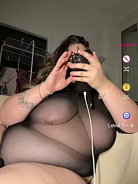 cherrylust12 online show from June 11, 2026, 12:32 am