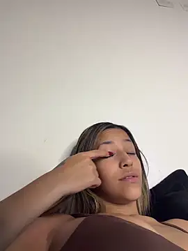 vicky bass  online show from March 6, 2026, 5:37 am