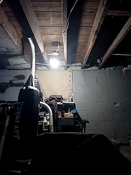 Rnail8213 online show from April 16, 2026, 5:19 am