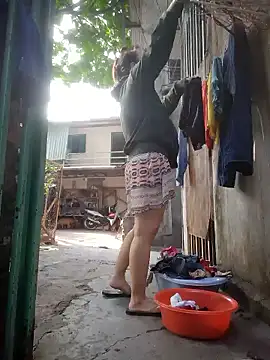 Snapshot of lina_loveee chatting on January 18, 2026, 2:15 am lina loveee online show from January 18, 2026, 2:15 am