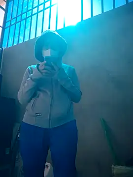 Snapshot of lina_loveee chatting on February 15, 2026, 3:03 am lina loveee online show from February 15, 2026, 3:03 am