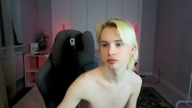 lucidangelok1 online show from February 28, 2026, 3:35 pm