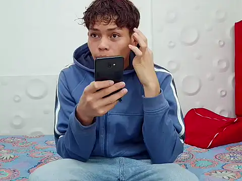 brosscams2025 online show from January 13, 2026, 1:33 am