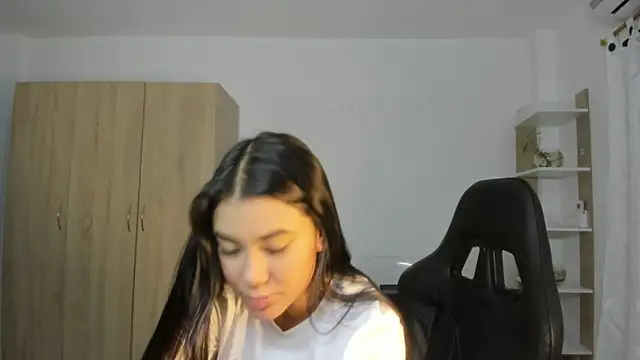 Snapshot of celestes777 chatting on January 5, 2026, 6:44 pm celestes777 online show from January 5, 2026, 6:44 pm