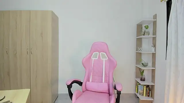 Snapshot of celestes777 chatting on January 10, 2026, 8:32 pm celestes777 online show from January 10, 2026, 8:32 pm