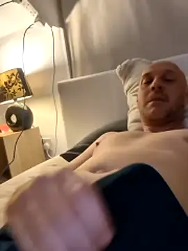 parish7196 online show from April 19, 2026, 11:18 pm