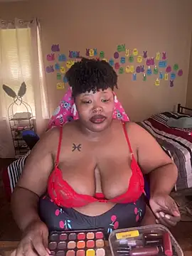 Chocolatebunnyxx96 online show from May 15, 2026, 7:10 pm