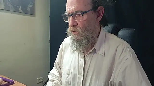 Uncle Hottie online show from April 2, 2026, 4:04 pm