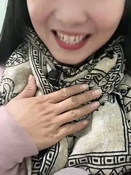 Snapshot of mode-bae chatting on January 8, 2026, 2:36 am mode-bae online show from January 8, 2026, 2:36 am