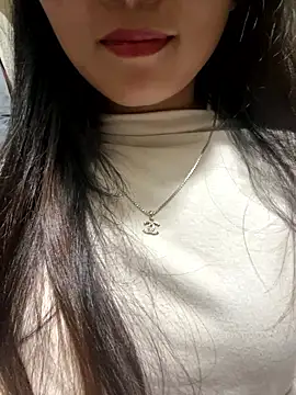 Snapshot of mode-bae chatting on January 13, 2026, 5:46 am mode-bae online show from January 13, 2026, 5:46 am