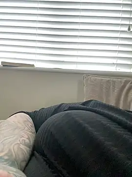 Size24Queen online show from January 16, 2026, 12:42 pm