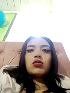 honeyluxe  online show from March 20, 2026, 3:33 am