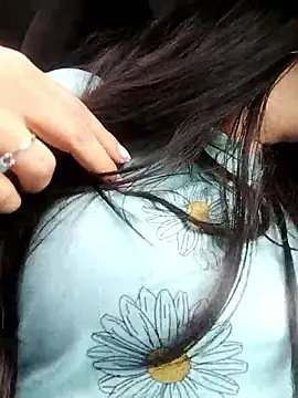 Helen Novoa online show from April 1, 2026, 8:06 pm