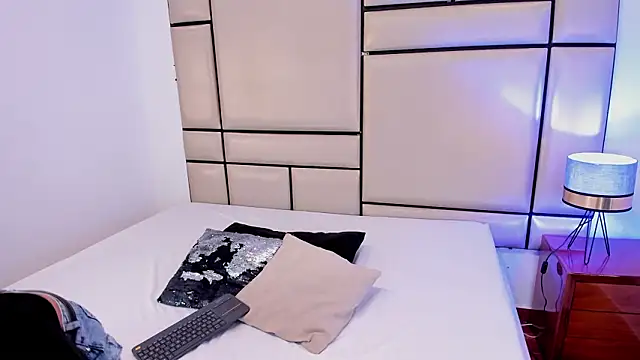 alejandra loppez online show from February 2, 2026, 7:34 pm