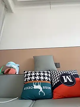 Miss me29 online show from February 3, 2026, 1:04 am