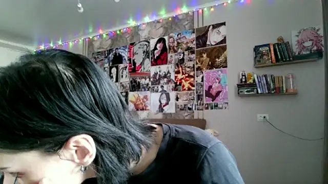 Snapshot of LxayBloom chatting on January 9, 2026, 7:44 am LxayBloom online show from January 9, 2026, 7:44 am