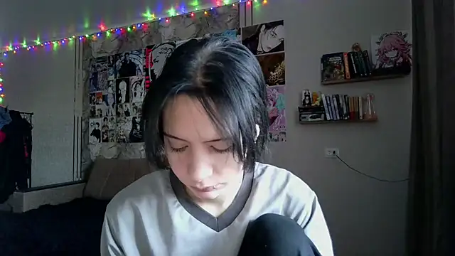 Snapshot of LxayBloom chatting on January 15, 2026, 6:29 am LxayBloom online show from January 15, 2026, 6:29 am