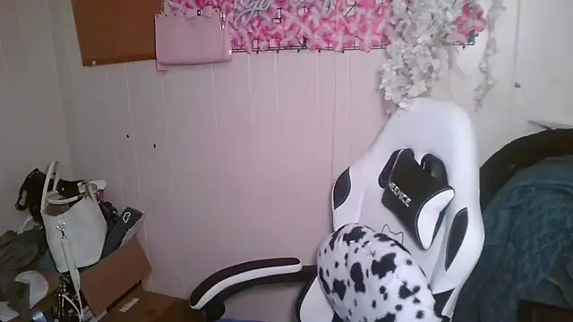 Angeldior29 online show from April 27, 2026, 4:38 pm