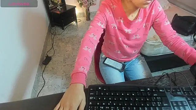 ZoeFox5 online show from February 9, 2026, 11:03 am