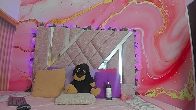 Snapshot of emily_velvet__ chatting on February 13, 2026, 6:15 pm emily velvet online show from February 13, 2026, 6:15 pm