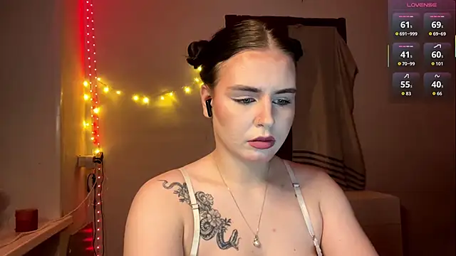 Snapshot of FerniQuam chatting on January 14, 2026, 6:02 pm FerniQuam online show from January 14, 2026, 6:02 pm