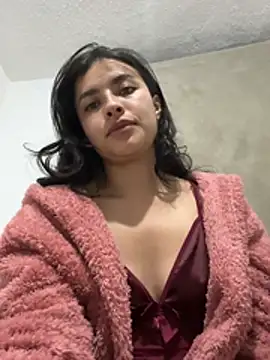 auroramooon online show from February 23, 2026, 4:21 am