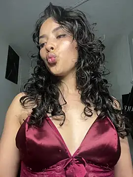 auroramooon online show from February 28, 2026, 12:22 am