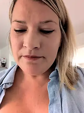 Snapshot of Pxetiteblonde1 chatting on July 15, 2026, 10:31 am Pxetiteblonde1 online show from July 15, 2026, 10:31 am