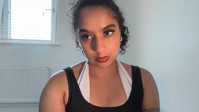 Snapshot of fayfay21@xh chatting on May 21, 2026, 7:10 pm fayfay21xh online show from May 21, 2026, 7:10 pm