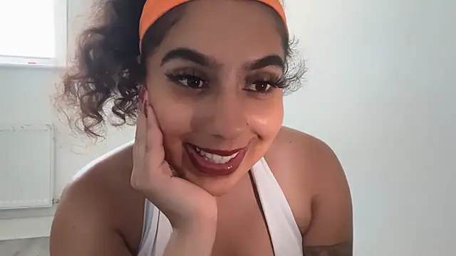 Snapshot of fayfay21@xh chatting on May 23, 2026, 4:00 pm fayfay21xh online show from May 23, 2026, 4:00 pm
