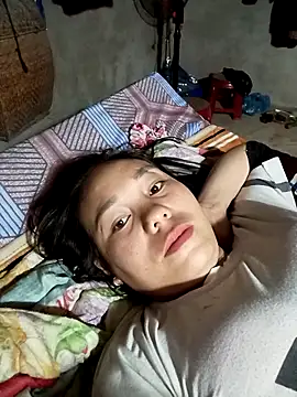 vanvan005 online show from February 2, 2026, 11:25 pm