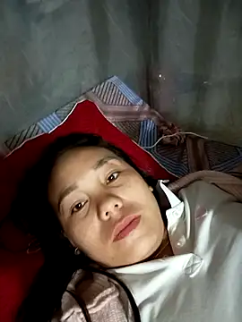 vanvan005 online show from March 4, 2026, 12:49 am