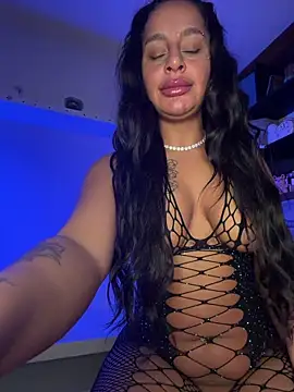 sweetxlayla online show from March 30, 2026, 7:59 pm