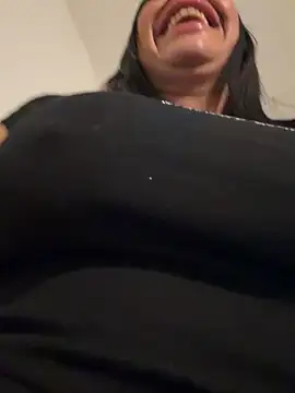 sweetxlayla online show from April 10, 2026, 7:29 pm