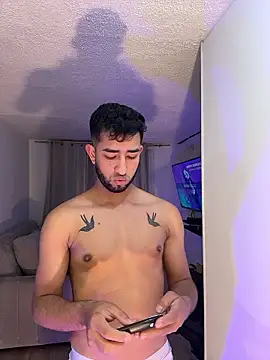 Snapshot of liam_bronw chatting on January 11, 2026, 1:32 am liam bronw online show from January 11, 2026, 1:32 am