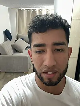 Snapshot of liam_bronw chatting on January 14, 2026, 10:47 pm liam bronw online show from January 14, 2026, 10:47 pm