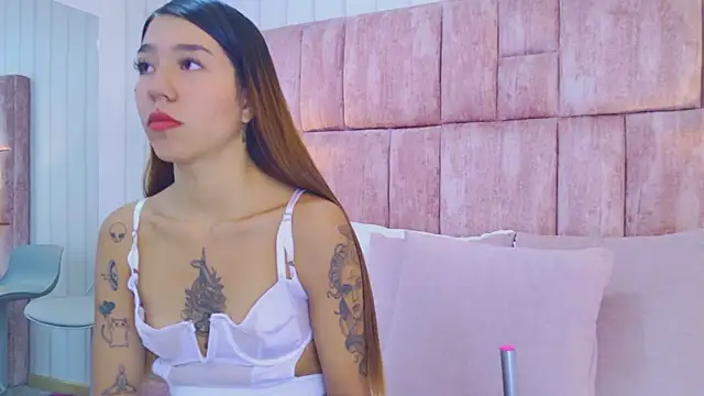 VioletFroost online show from April 10, 2026, 7:29 pm