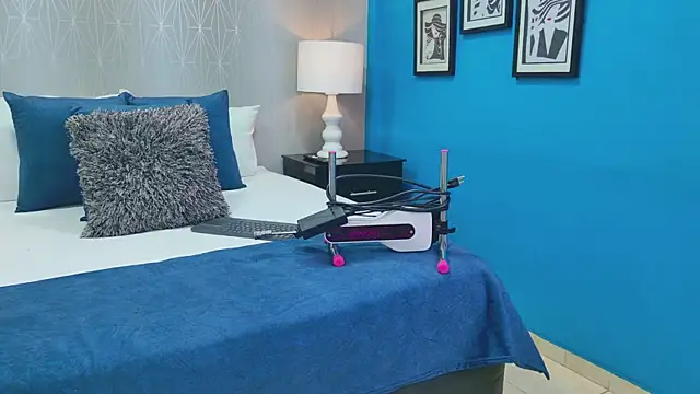 VioletFroost online show from April 13, 2026, 7:19 pm