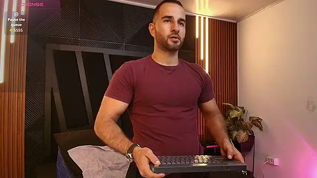 lorenzo walker 1 online show from February 20, 2026, 6:19 pm