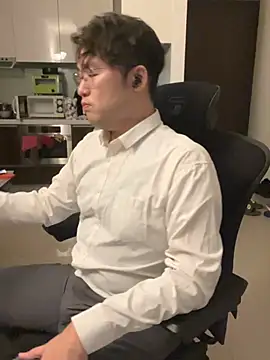 W0Ijn online show from March 6, 2026, 9:50 am