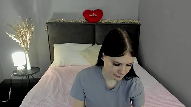 Snapshot of SkinyJoys chatting on February 27, 2026, 1:38 am SkinyJoys online show from February 27, 2026, 1:38 am