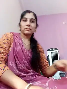 Snapshot of Hot_ree85 chatting on January 15, 2026, 6:40 am Hot ree85 online show from January 15, 2026, 6:40 am