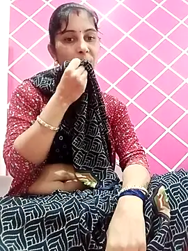 Snapshot of Hot_ree85 chatting on February 8, 2026, 5:22 am Hot ree85 online show from February 8, 2026, 5:22 am