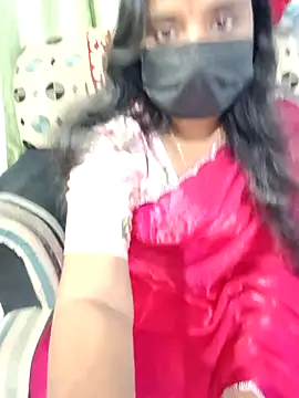 Snapshot of Tinarosy13 chatting on February 16, 2026, 3:52 pm Tinarosy13 online show from February 16, 2026, 3:52 pm