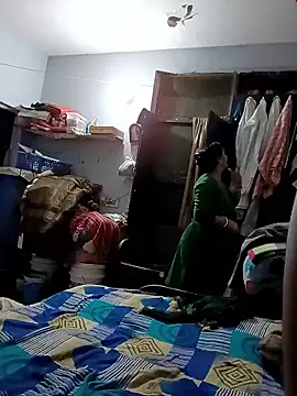 coupleshow-143 online show from March 11, 2026, 4:24 pm