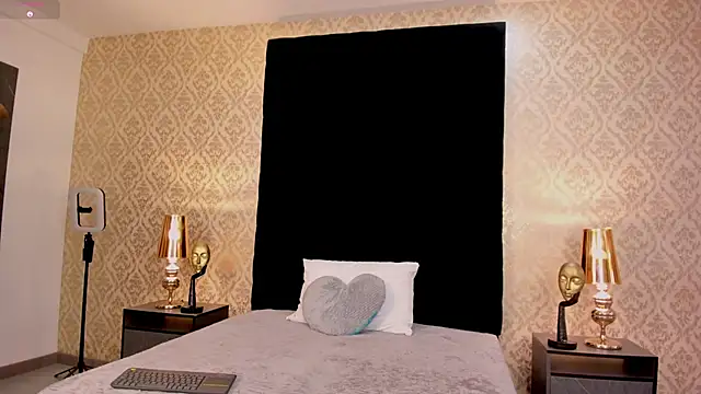 Snapshot of TanyaCastello chatting on February 4, 2026, 3:56 am TanyaCastello online show from February 4, 2026, 3:56 am